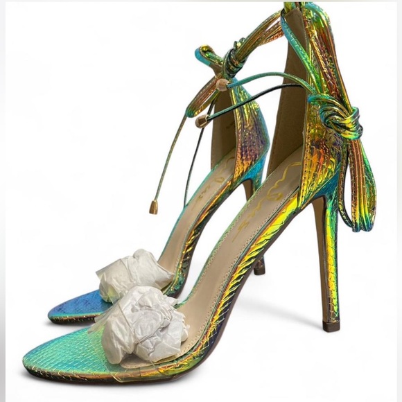 Lulu’s hologram snake print strappy heels - Picture 6 of 7